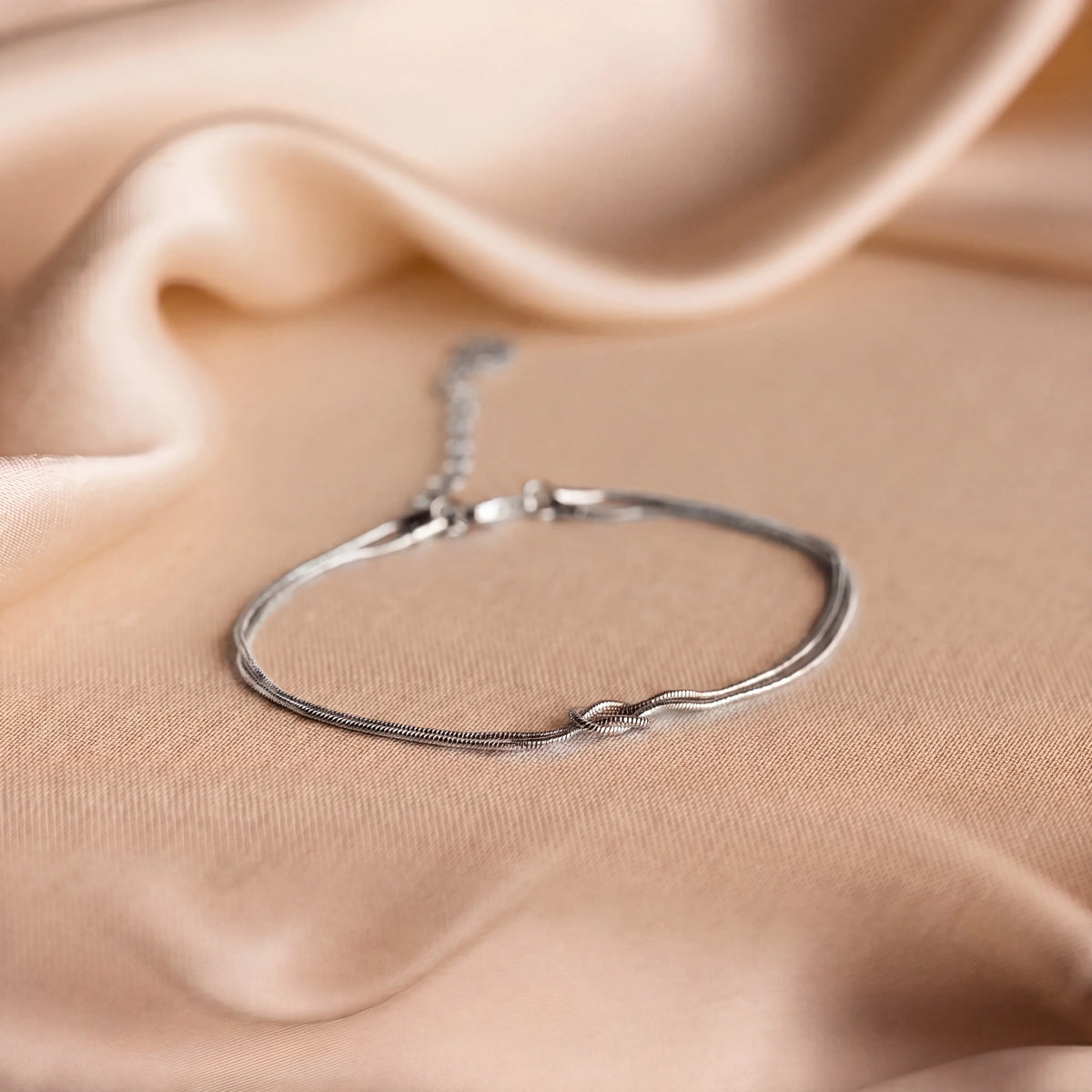Forever Knot Armband – Ein kleines Zeichen für eine Liebe, die bleibt ♡