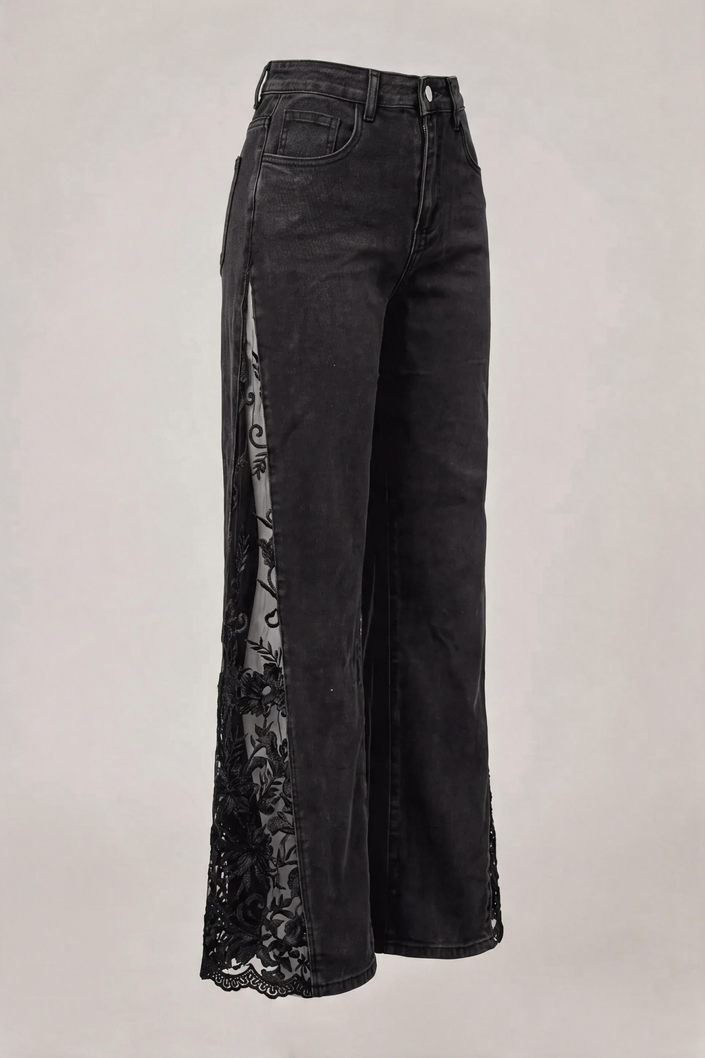 Midnight Bloom Floral Lace Jeans mit handgefertigten Spitzendetails