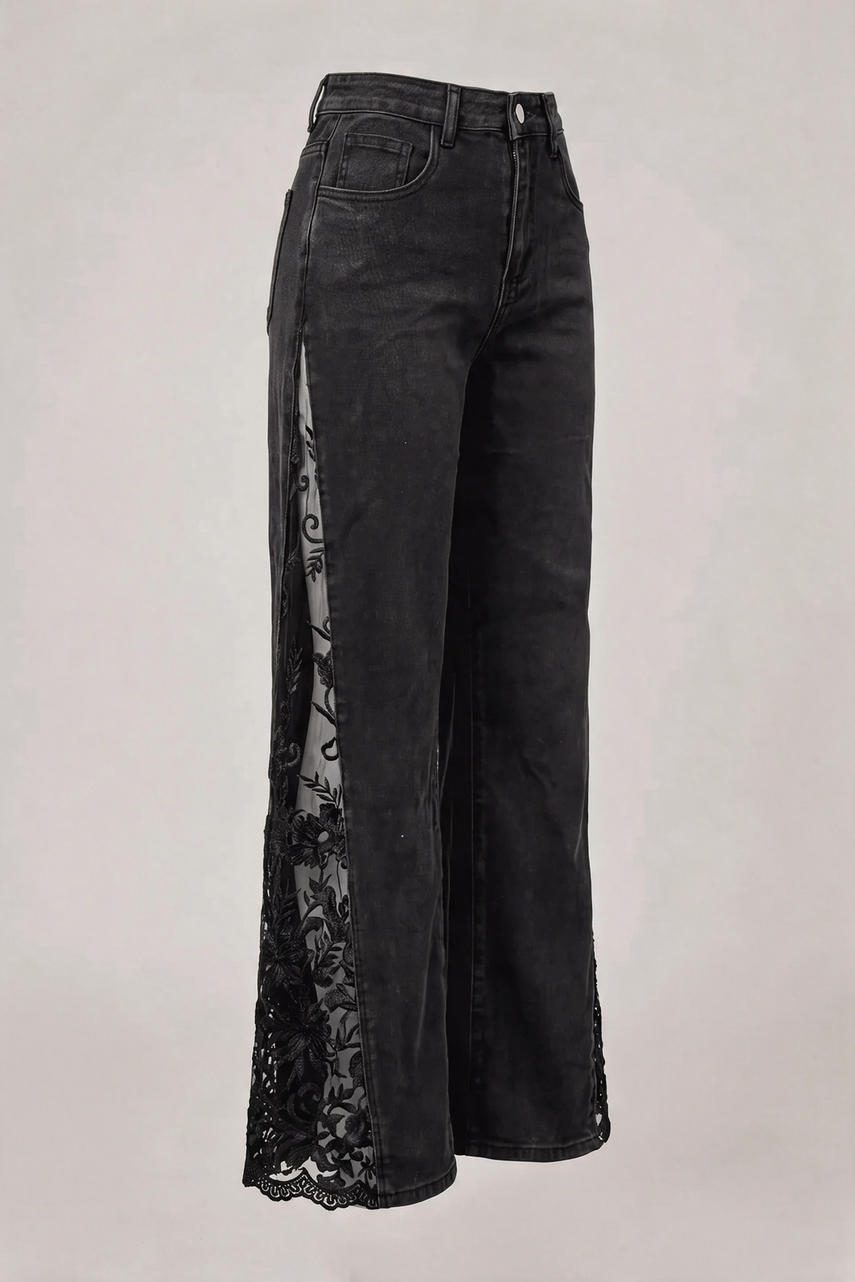 Midnight Bloom Floral Lace Jeans mit handgefertigten Spitzendetails