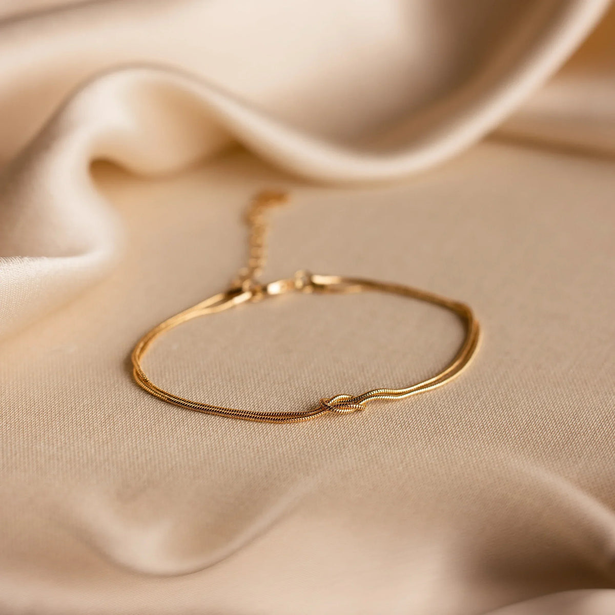 Forever Knot Armband – Ein kleines Zeichen für eine Liebe, die bleibt ♡