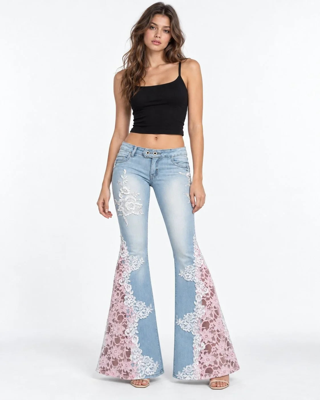 Blossom Lace™ | Jeans mit handgefertigten Spitzendetails