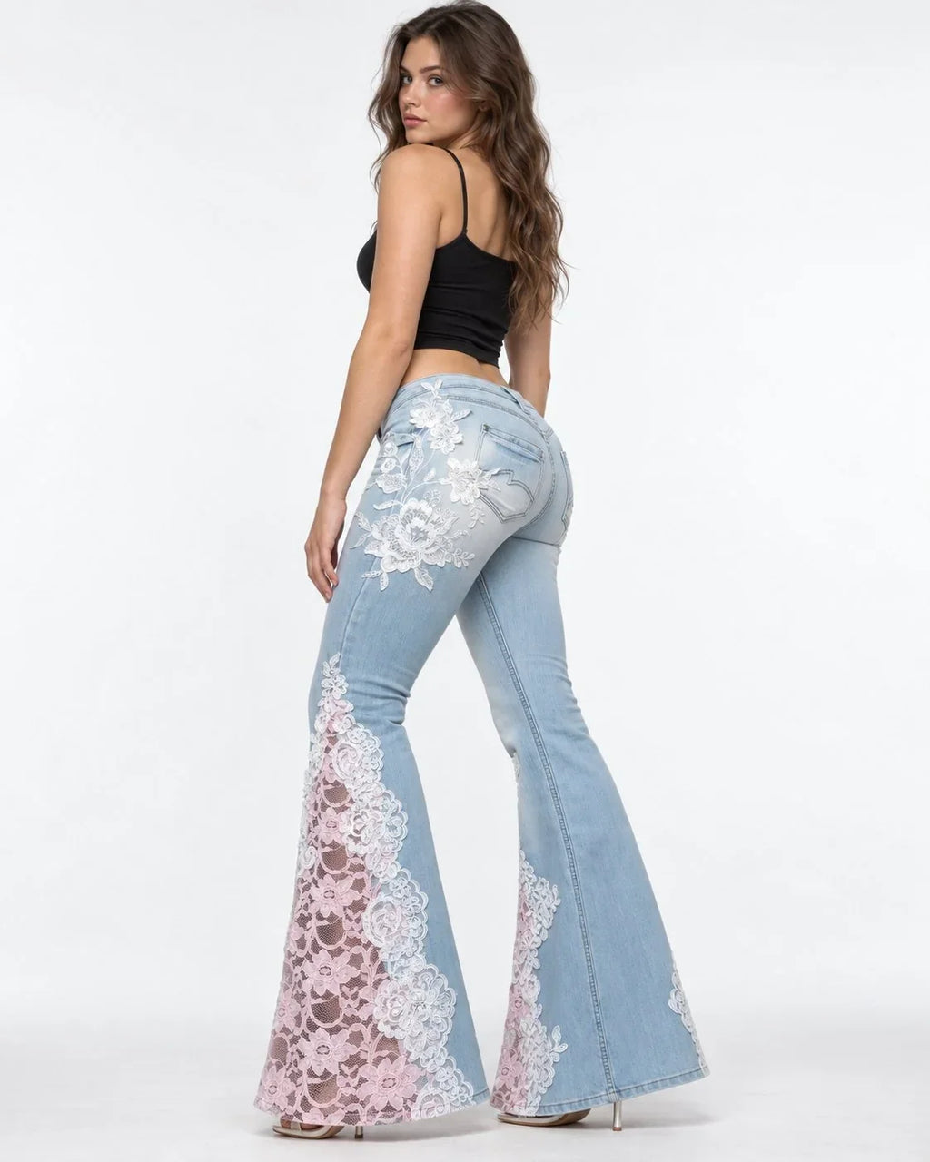 Blossom Lace™ | Jeans mit handgefertigten Spitzendetails